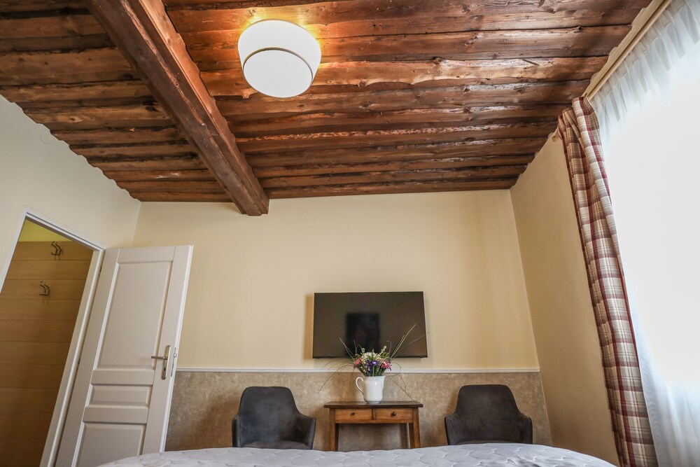Kavalerie Hotel 24/37