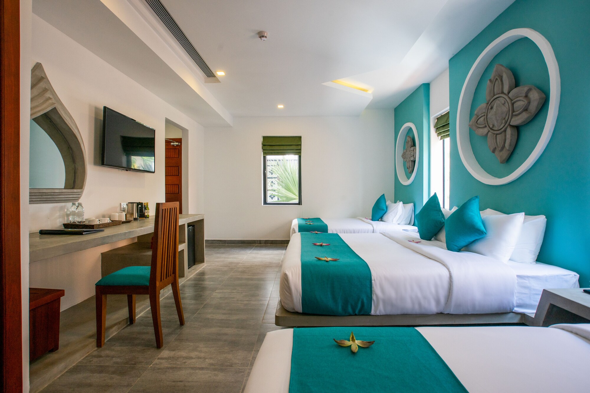 1 BEDROOM, FAMILY SUITE