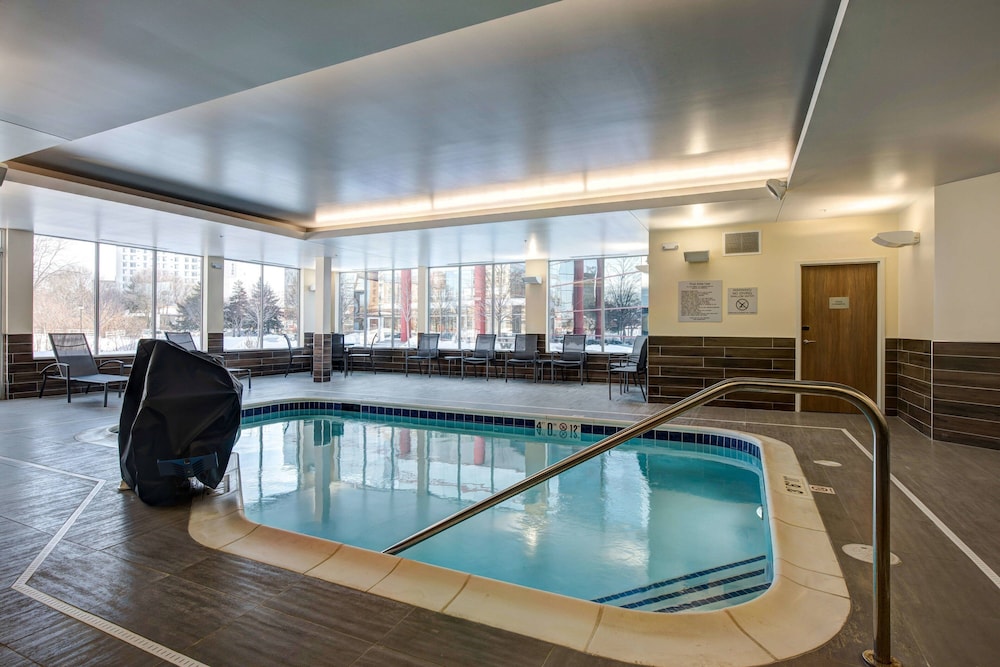 Fairfield Inn & Suites by Marriott Minneapolis North 16/36