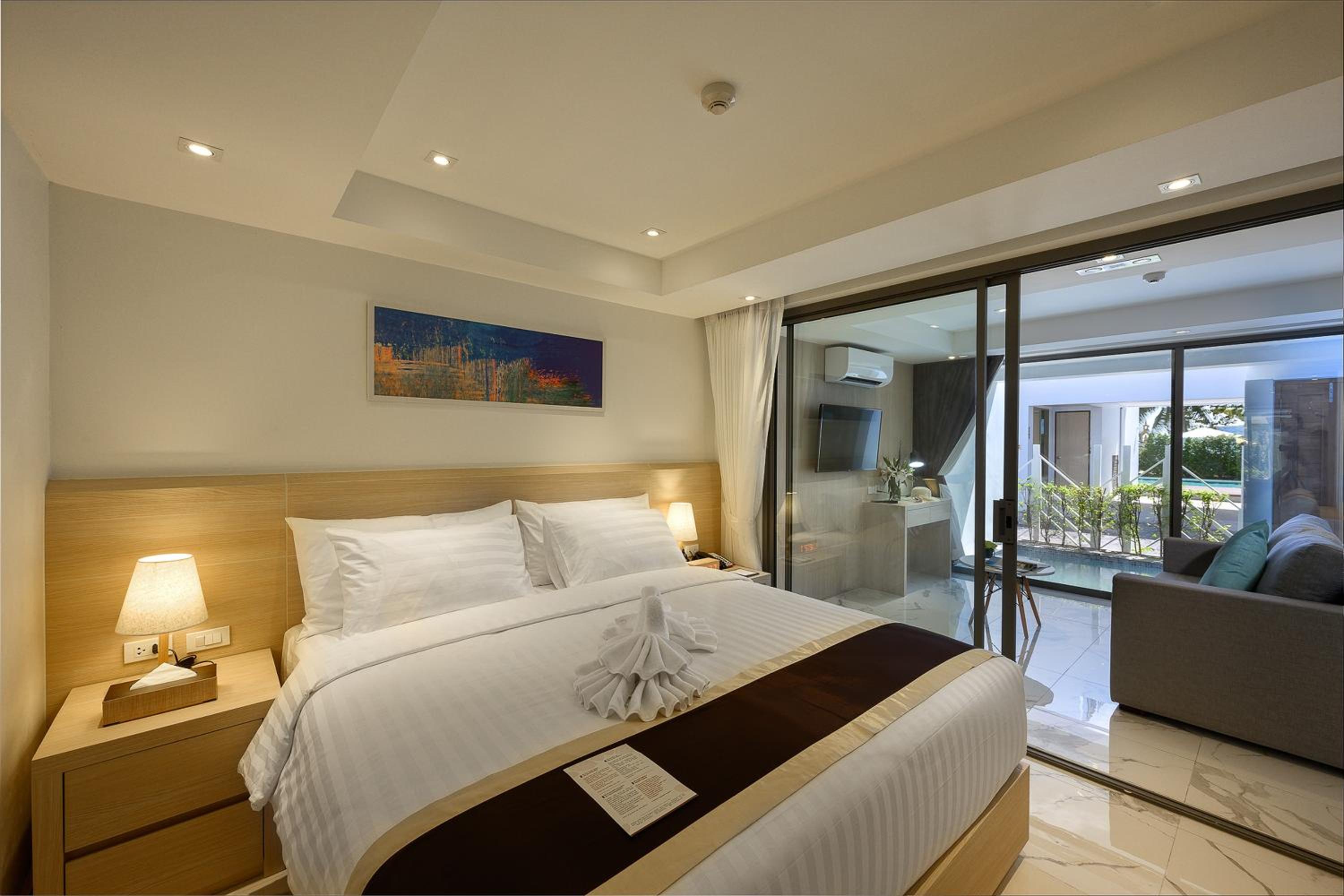 Pool, Executive, Suite, King Bed