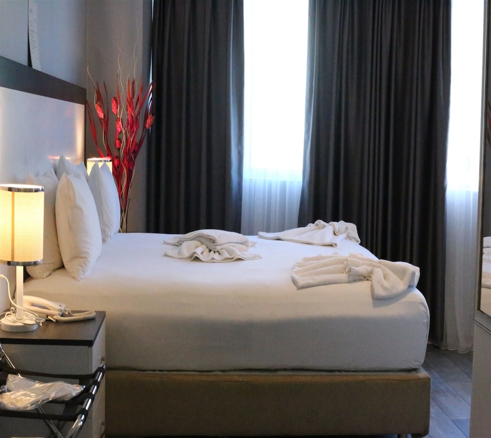 Eva Otel 26/50