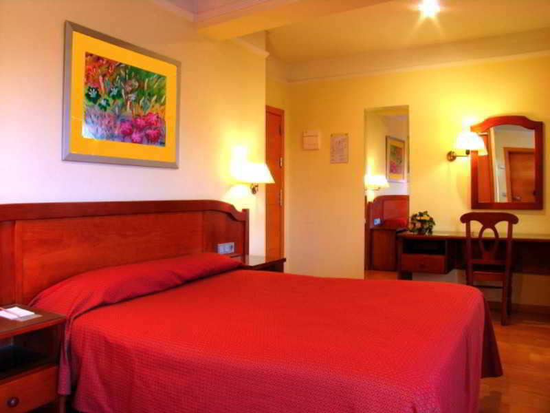 Room, Single, Double or Twin Bed