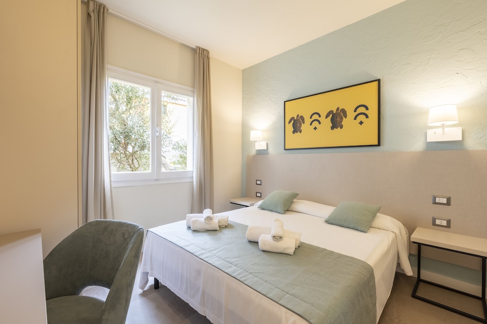 Mimose Beach Village 20/50