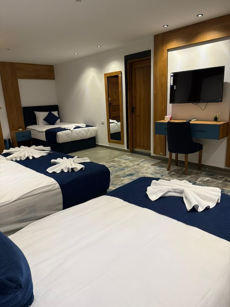 The Grand Delta Hotel 38/50