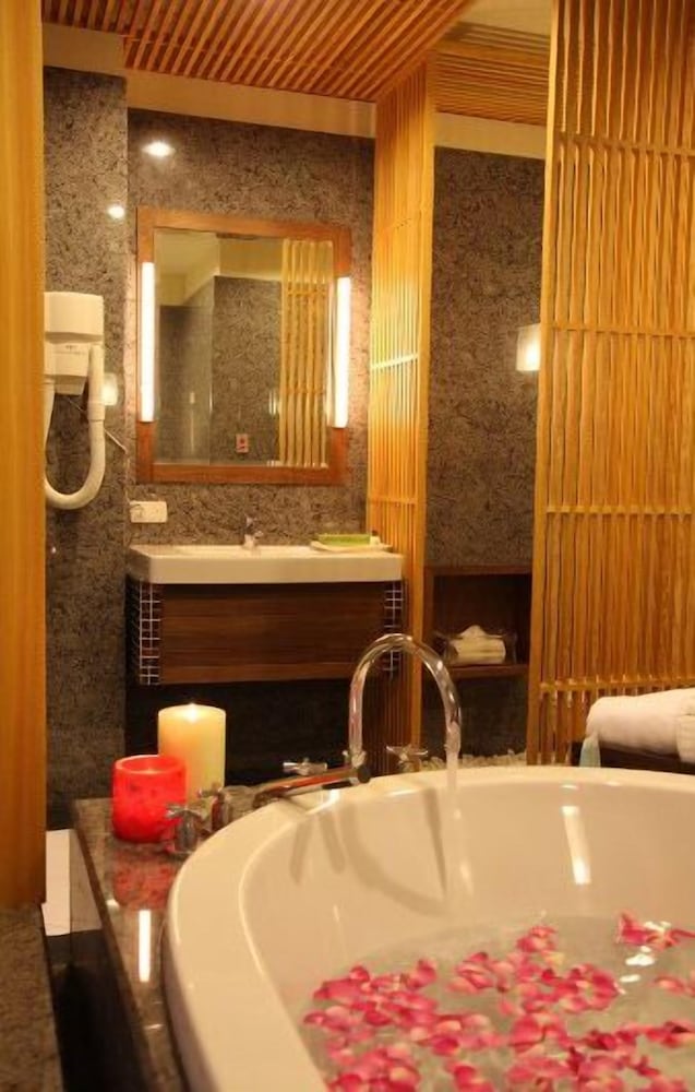 Spring Spa Hotel 48/48