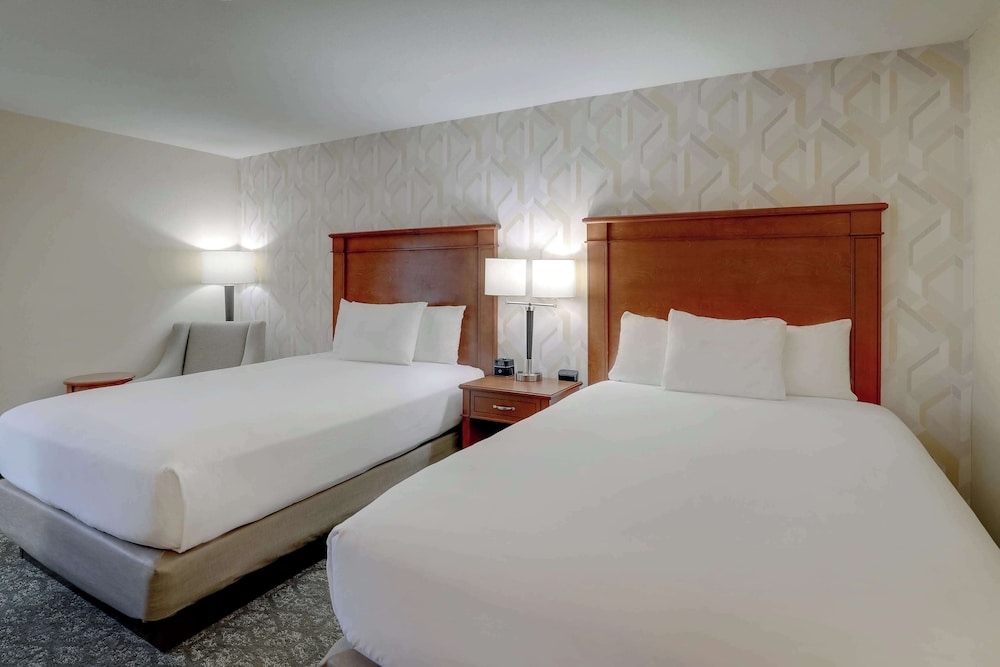 DELUXE, 2 QUEEN BEDS