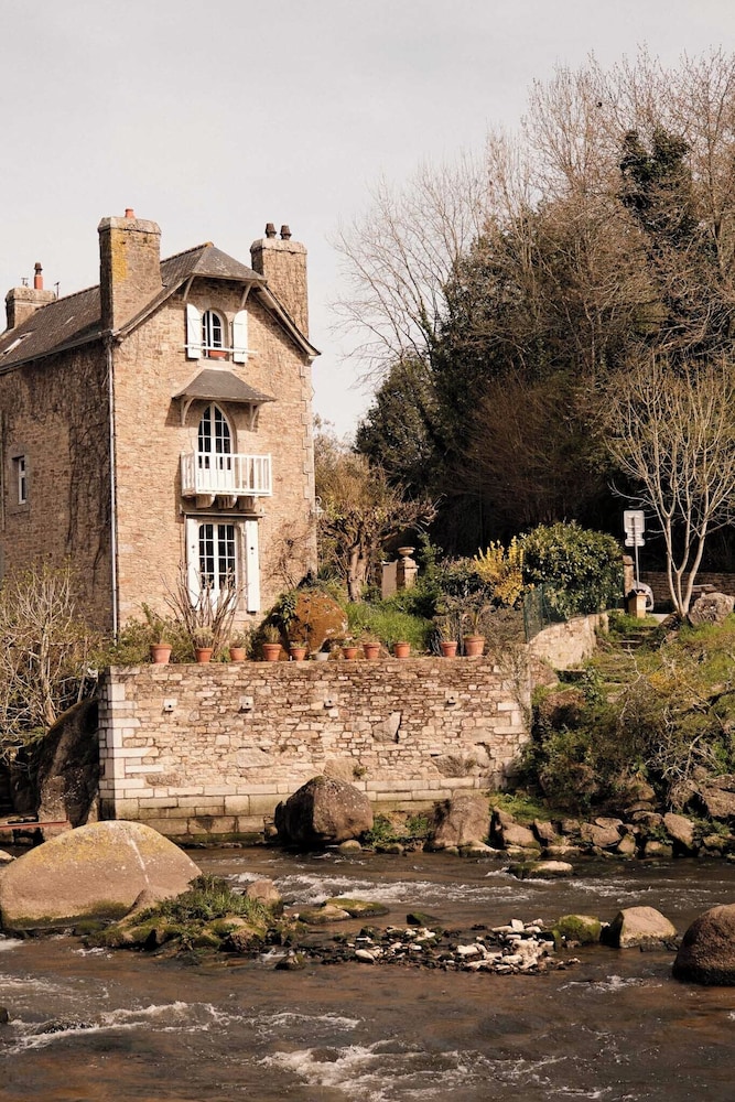 Logis Hotel and restaurant La Pension du Moulin 42/50