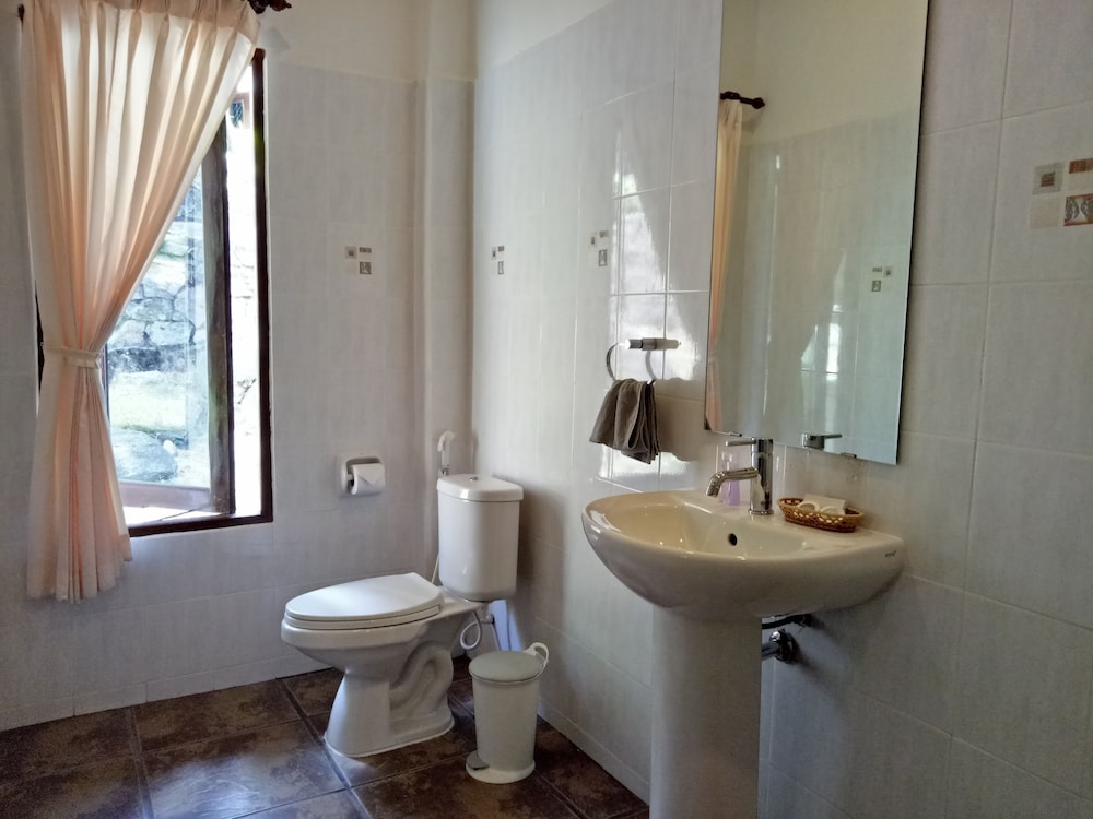 Woodlawn Villas Resort 65/66