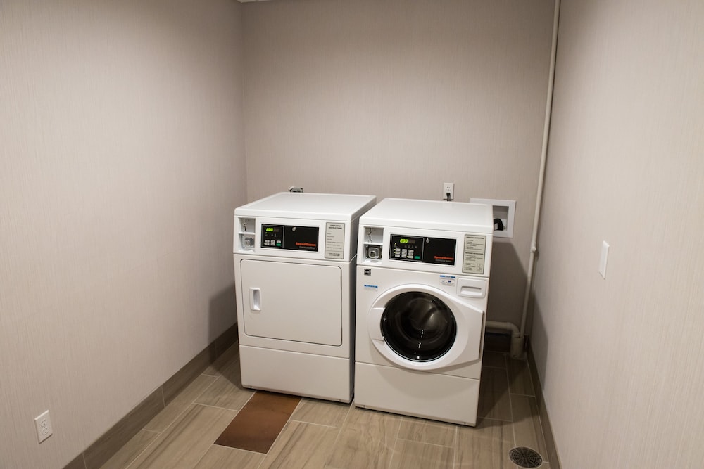 Holiday Inn Express & Suites Dayton North - Vandalia 28/50