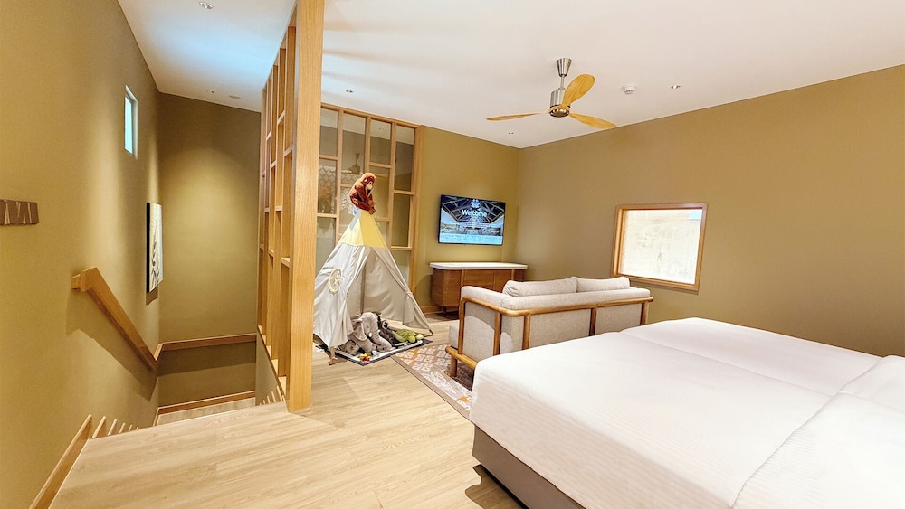 Duplex, Pelangi, Suite, 1 King and 1 Single Beds، Pelangi Beach Resort and Spa 2/10