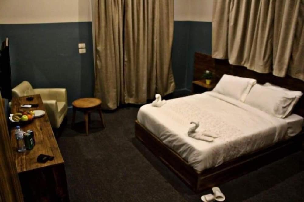 Nitocrisse Hotel 12/49