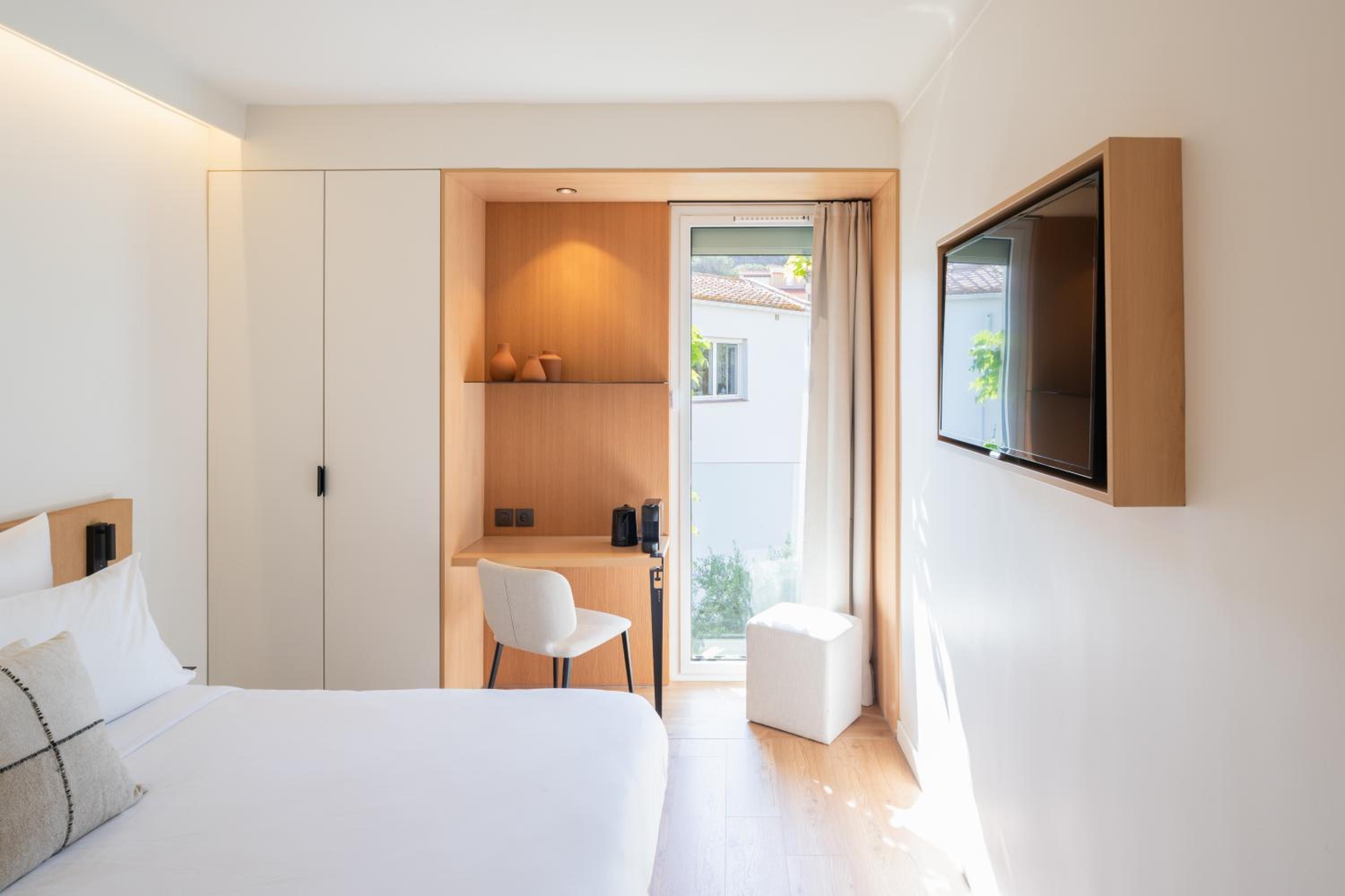 Room, Double Bed