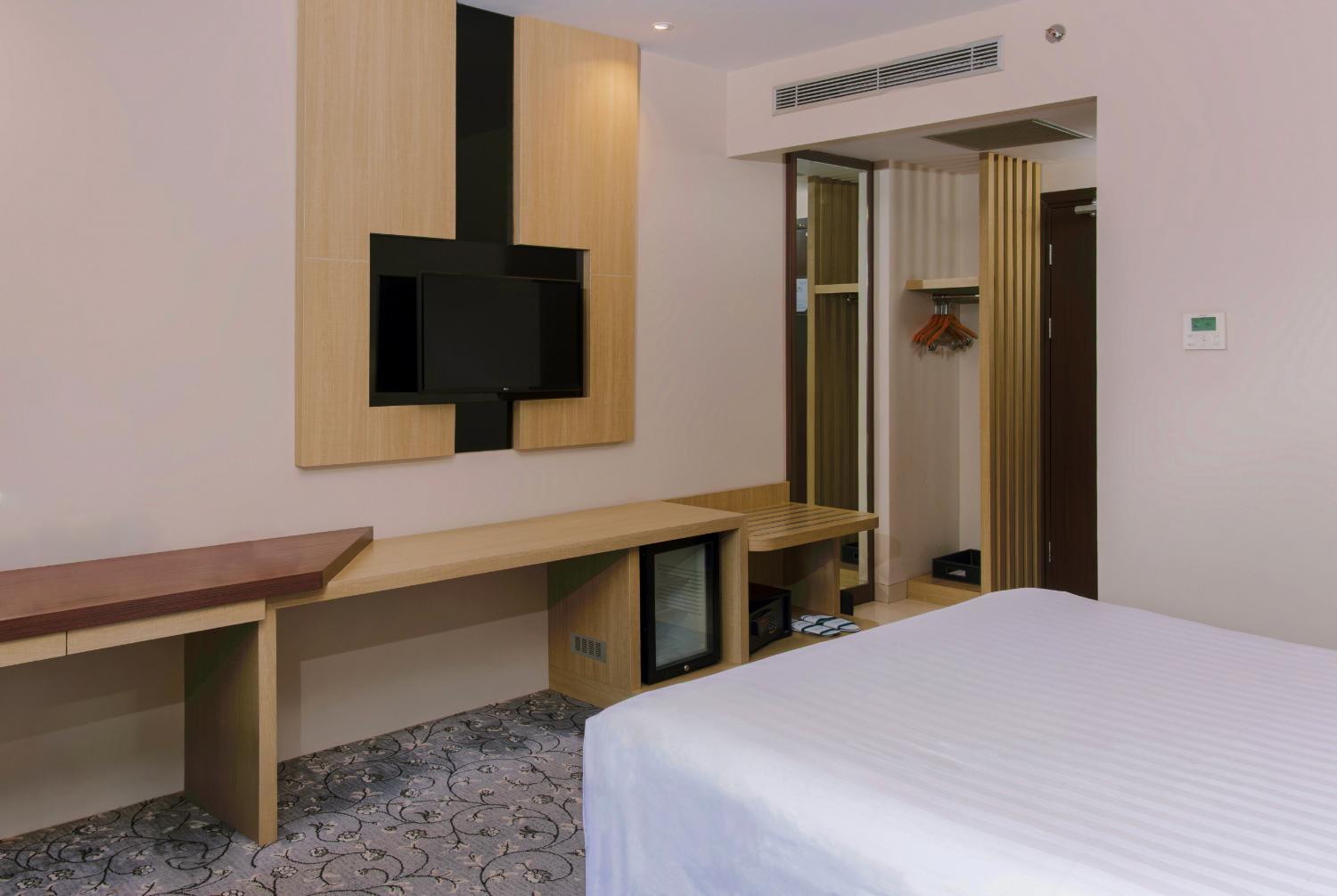 Deluxe, King Bed, Aston Gorontalo Hotel & Convention Center 6/7