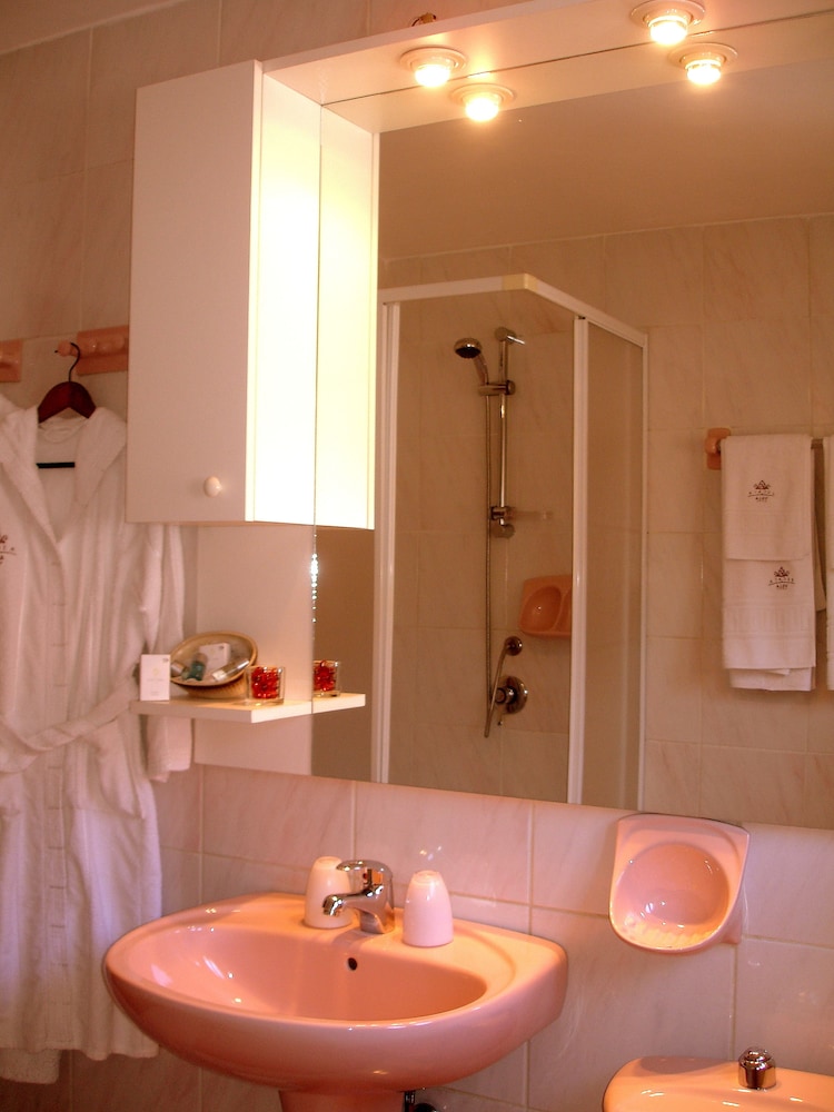 Villa Hotel Escala 49/50