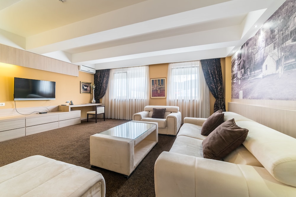 CITY HOTEL MOSTAR 44/69