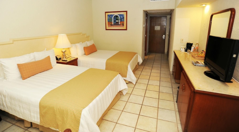 Emporio Ixtapa 8/50