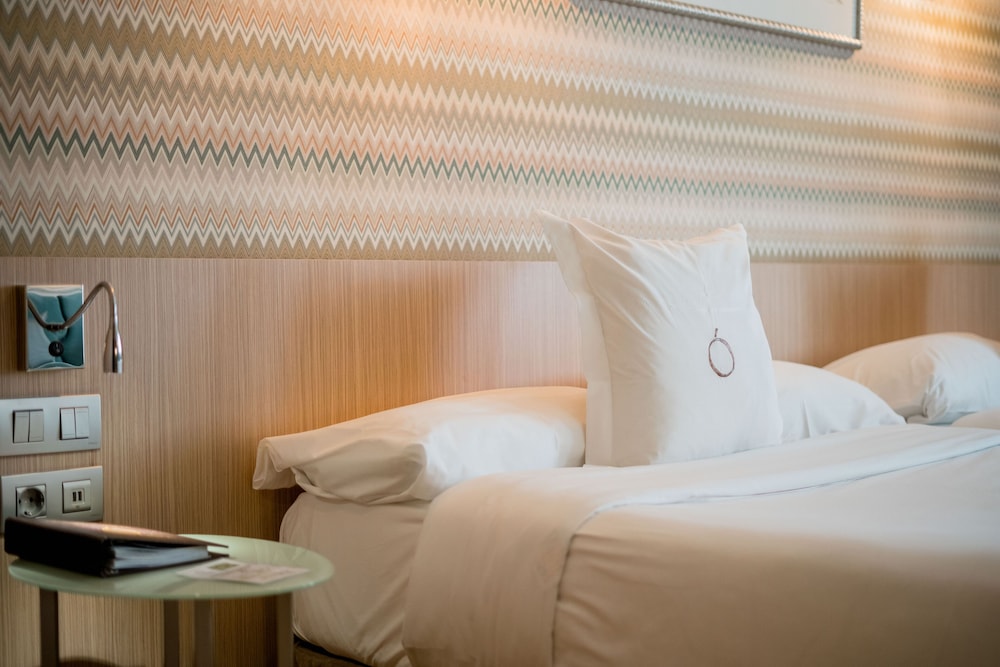 Hotel Opera 16/56