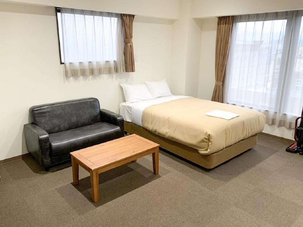 Semi Room, Luxury, Semi Double Bed, Smoking
