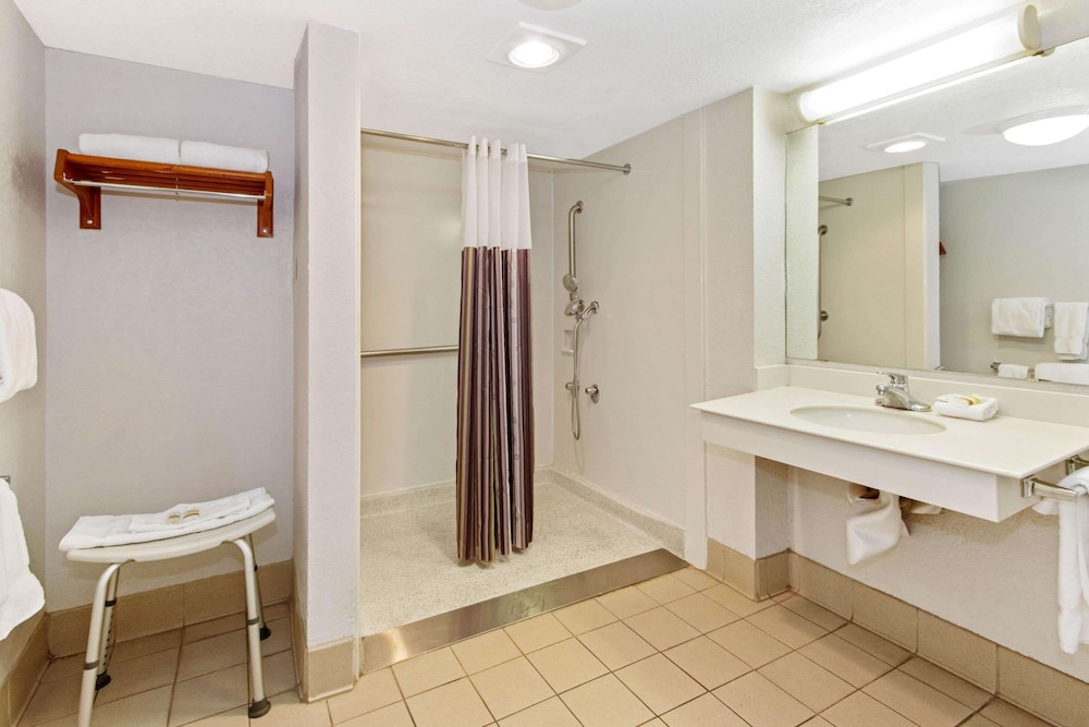 La Quinta Inn Santa Fe 19/45