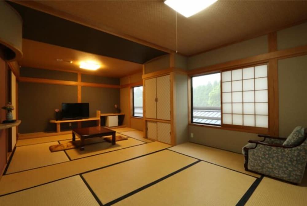 Minshuku Asogen 37/41