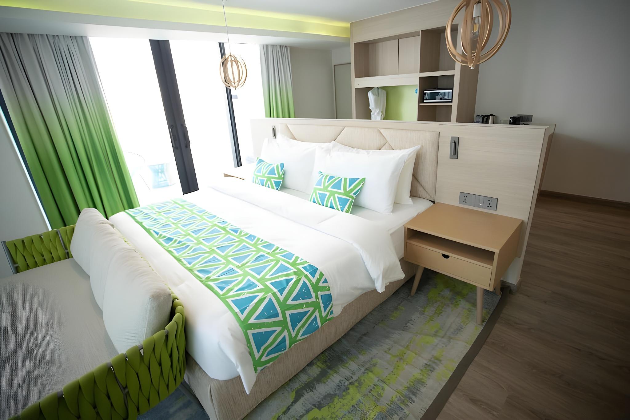 Sky, Suite, King Bed, Private Pool