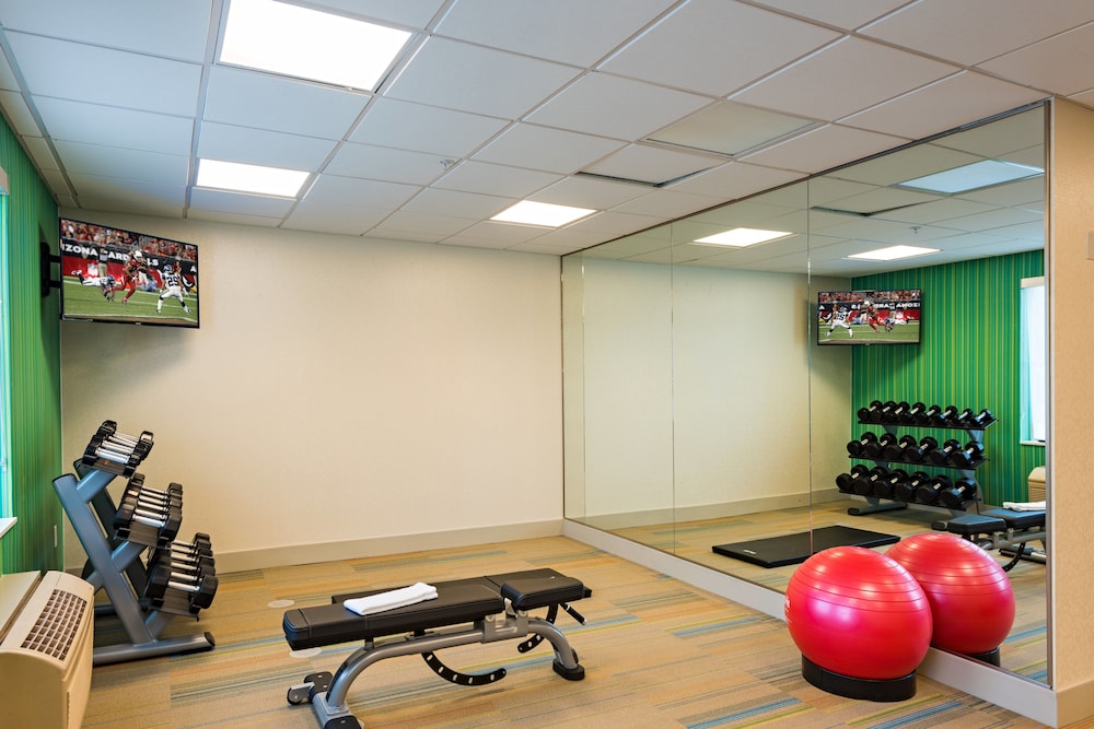 Holiday Inn Express Hotel Suites Peoria North Glendale 35/60
