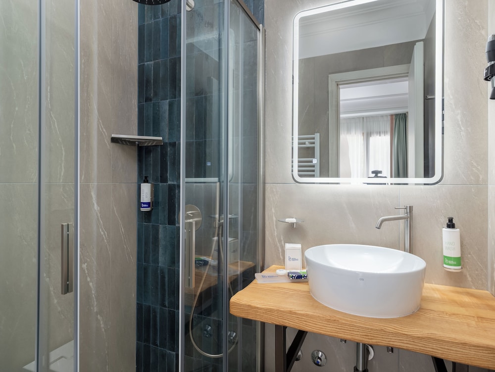 غرفة ثلاثية بسرير مزدوج وسرير فردي، Gardenia Sorrento Coast, Ascend Hotel Collection 8/10