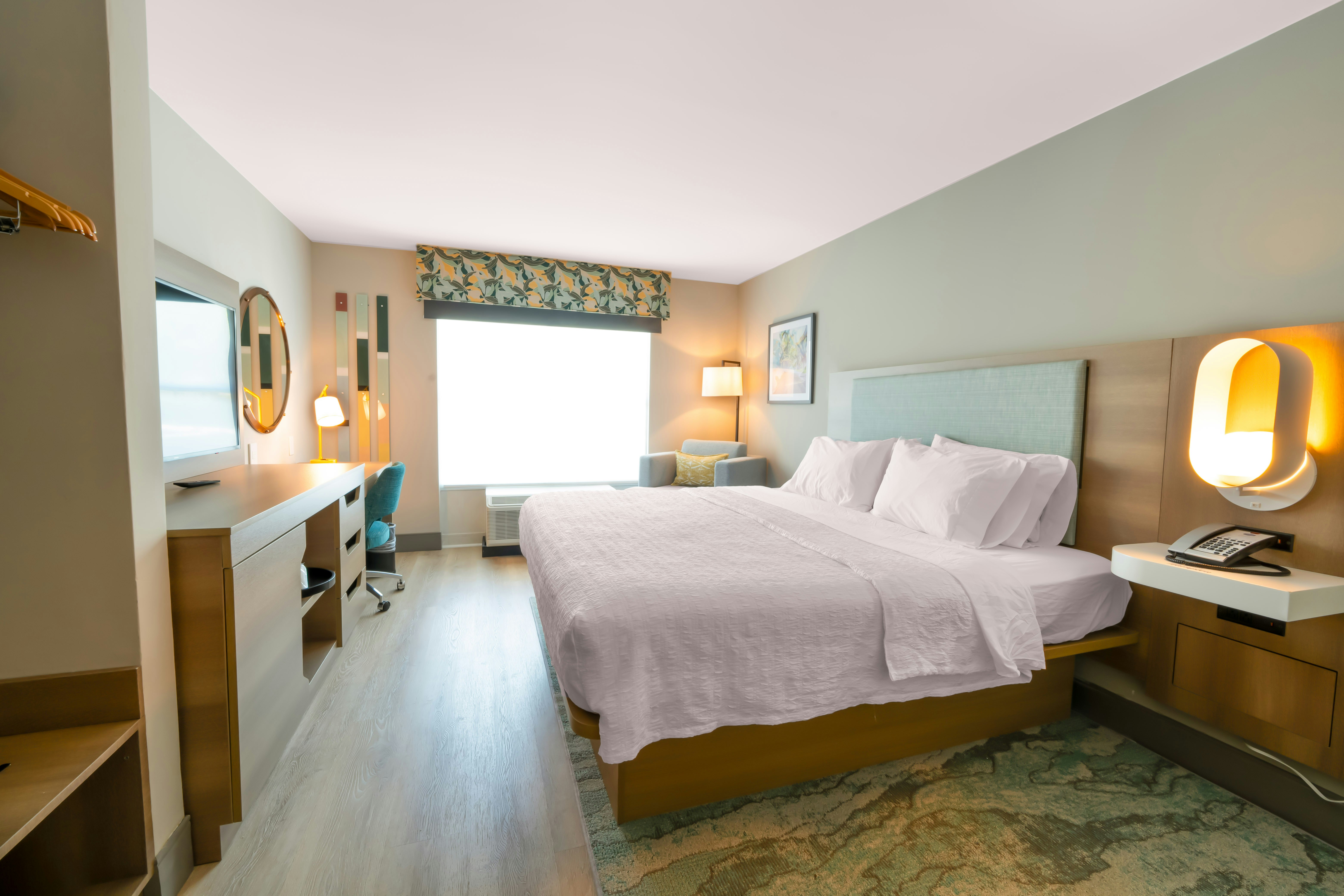 ROOM, KING BED, ACCESSIBLE