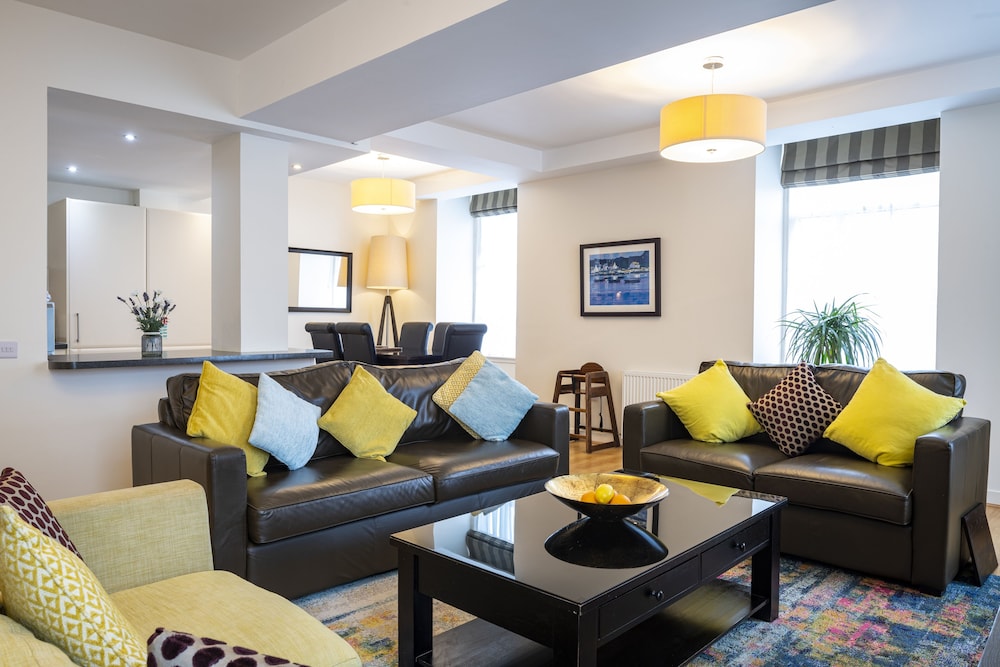 Inverness City Suites 24/50