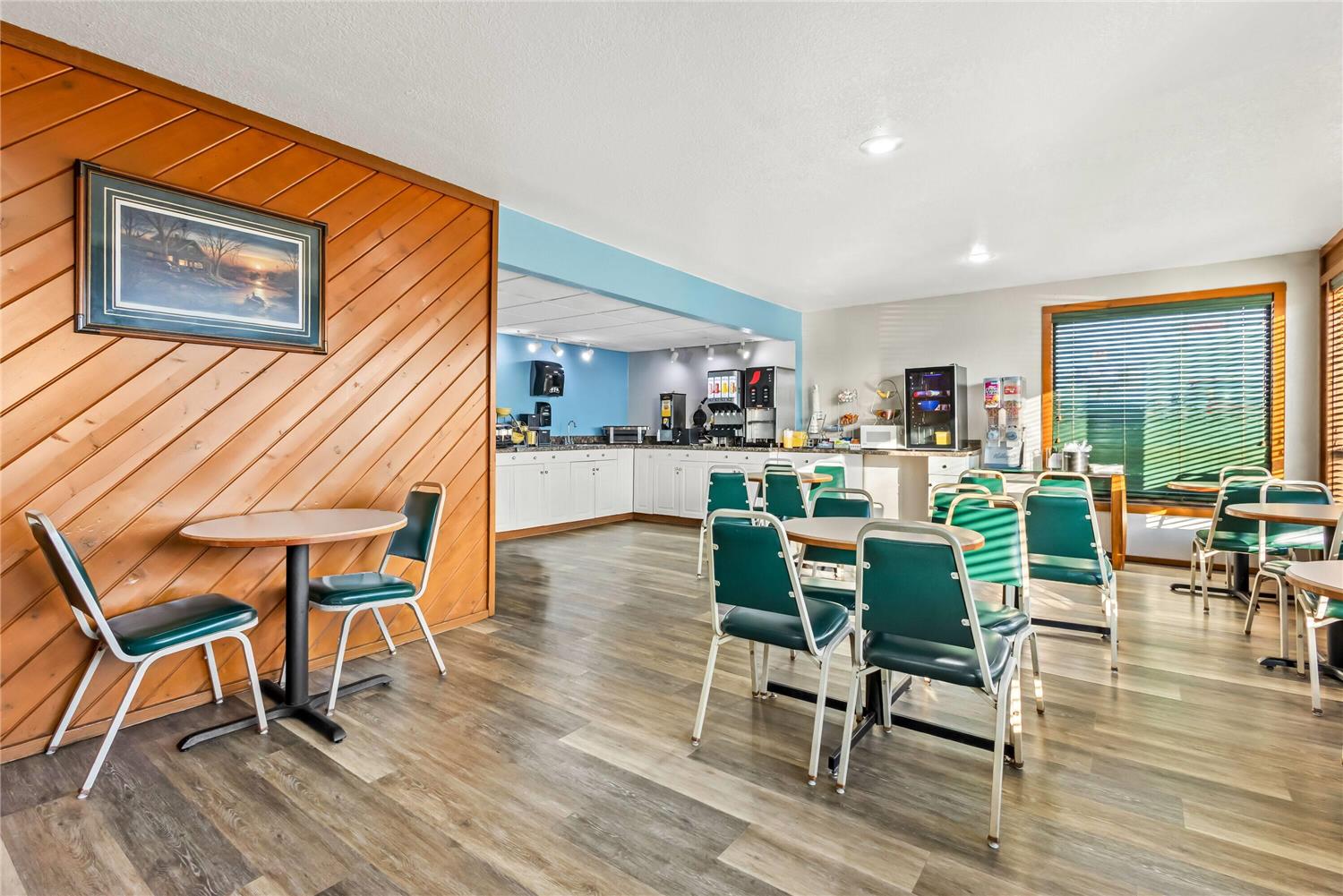 Days Inn by Wyndham Mitchell SD 21/36