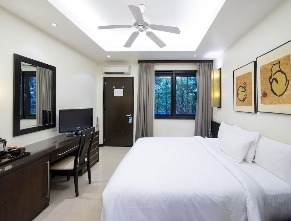 The Lokal Hotel Phuket 5/37