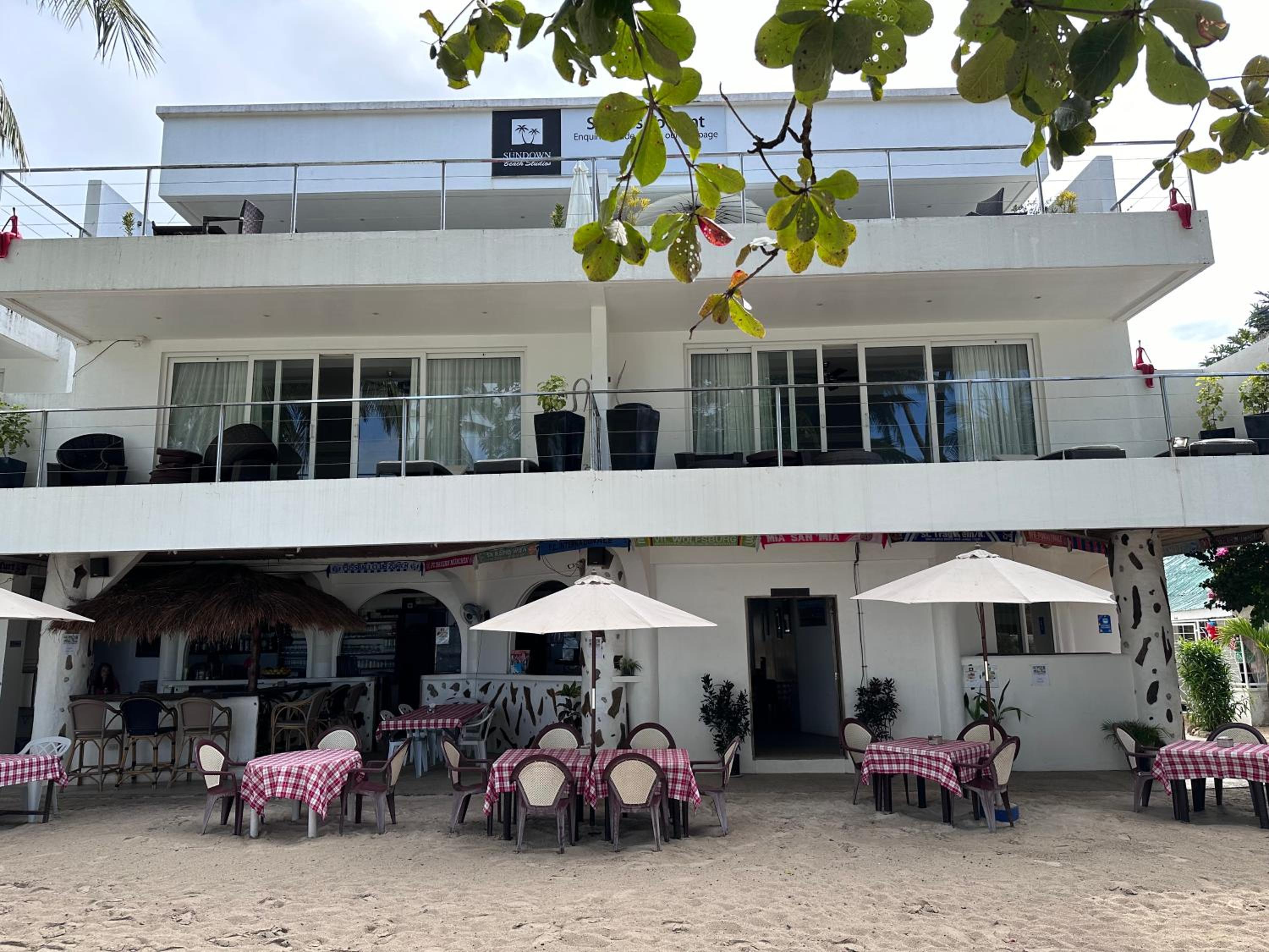 Oro Beach Resort 5/50