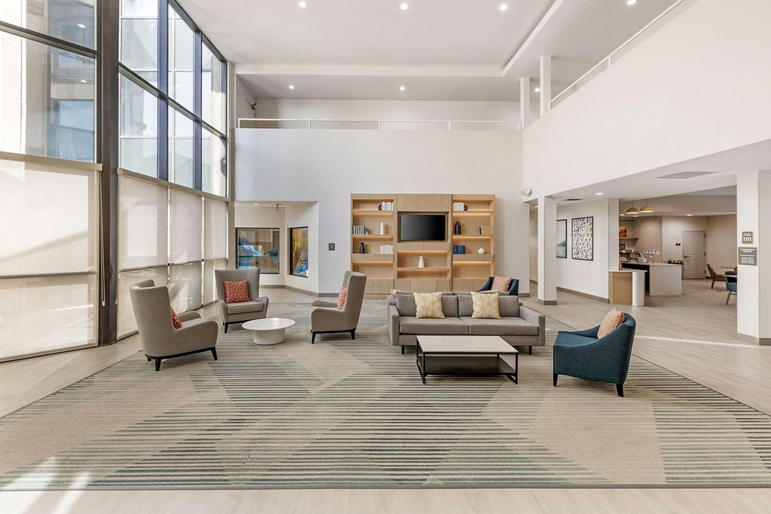 Comfort Inn & Suites Verona at Turning Stone Resort Casino 8/15