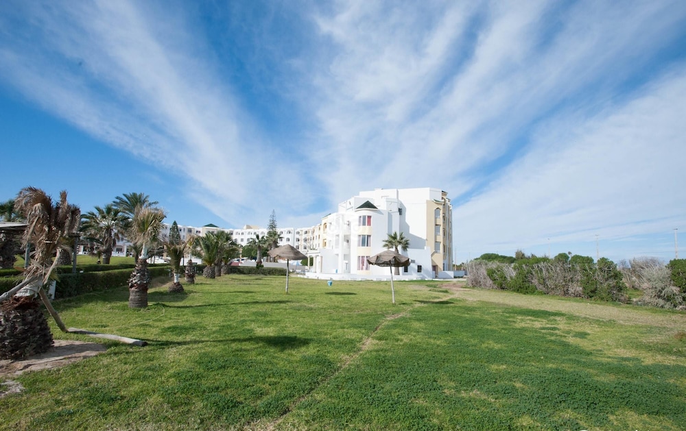Thapsus Beach Resort 34/48