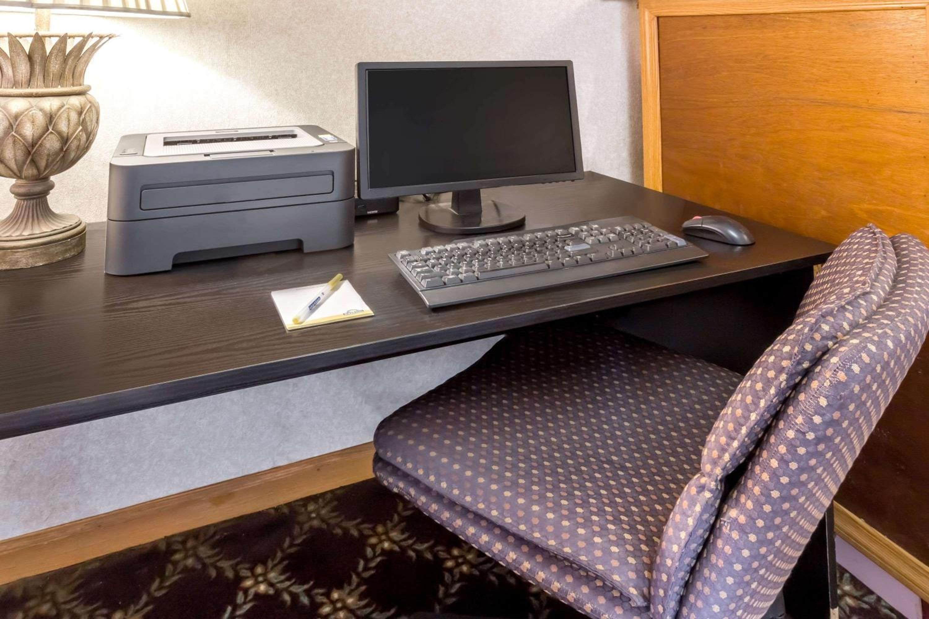 Days Inn by Wyndham Plymouth 18/25