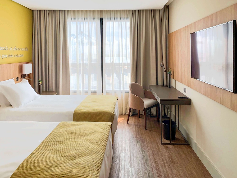 Superior, Twin Beds