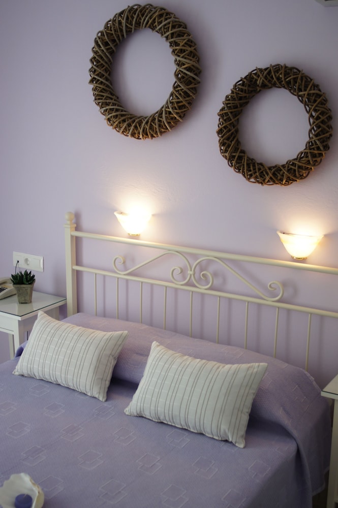 Hotel Cyclades 12/61