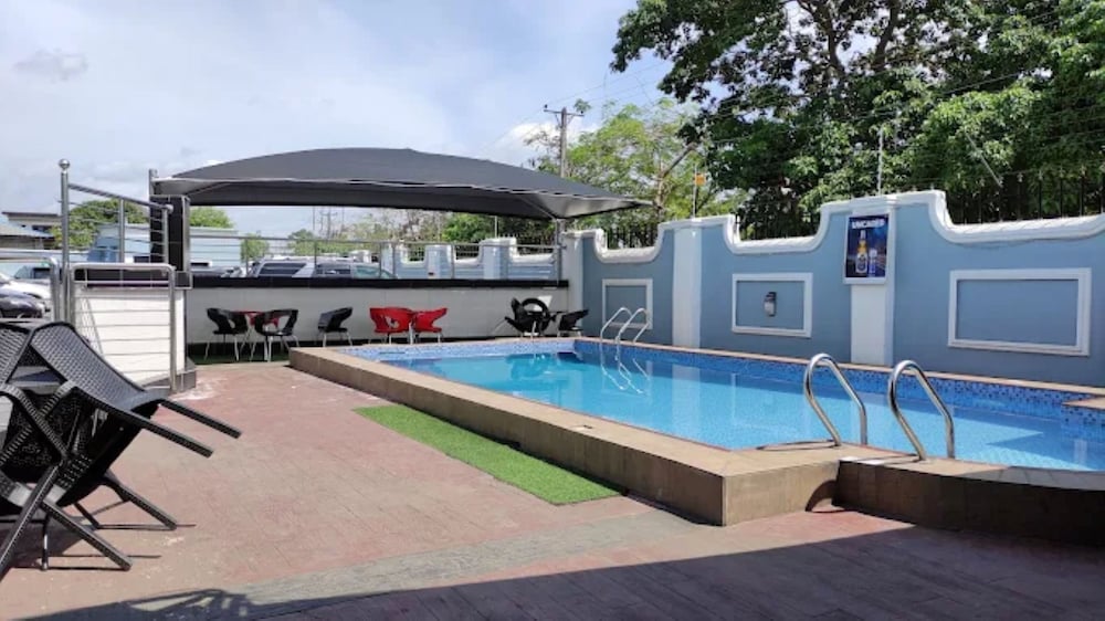 Entry Point Hotel 42/49