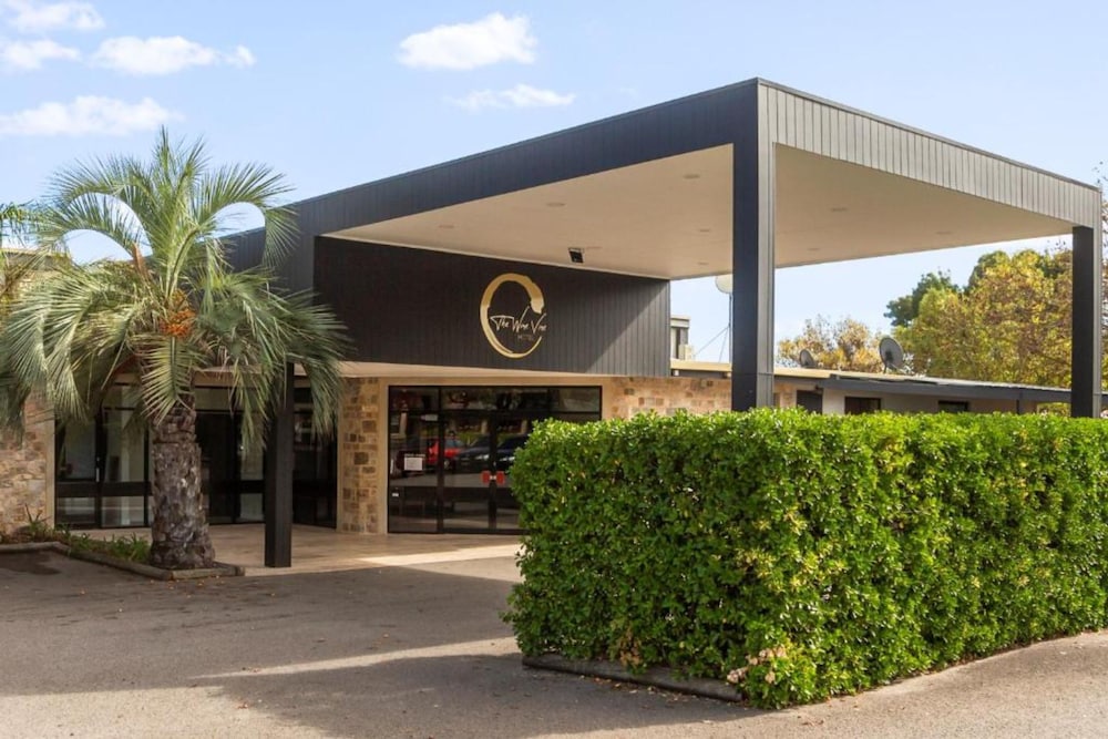 The Wine Vine Hotel 3/61