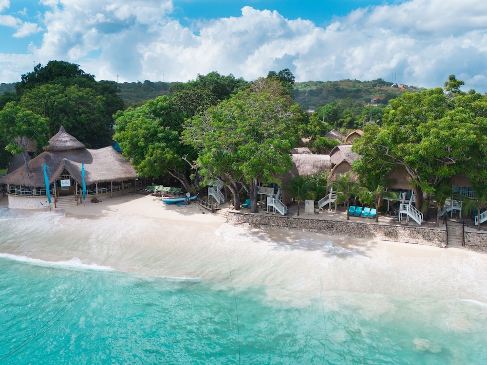 Hai Tide Beach Resort 68/74