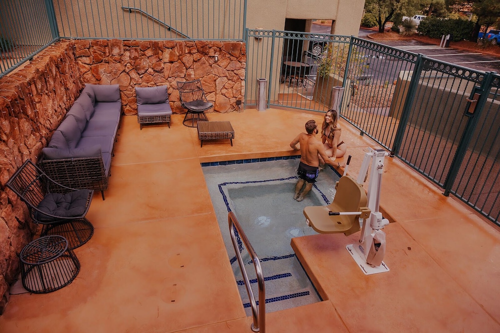 Southwest Inn at Sedona 65/72