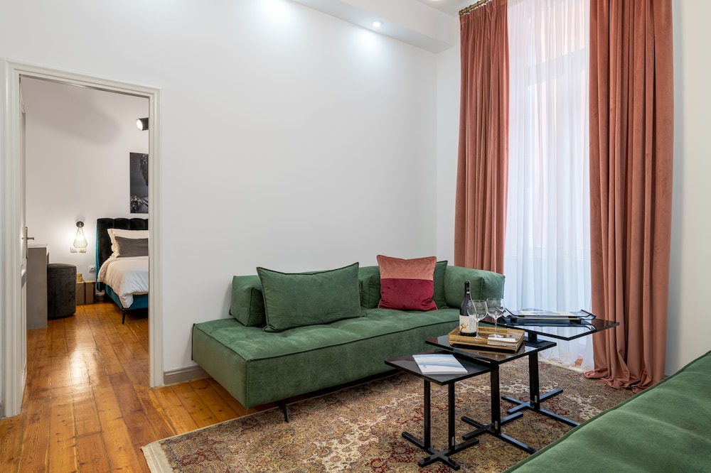 2Mazi Suites 29/47
