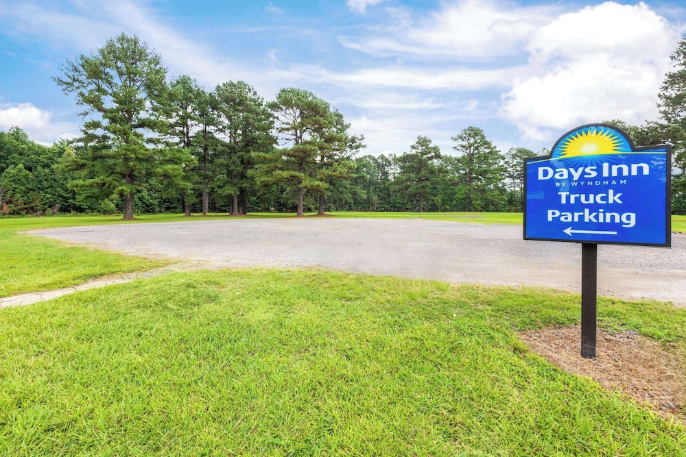 Days Inn by Wyndham North Little Rock/ Maumelle 50/56
