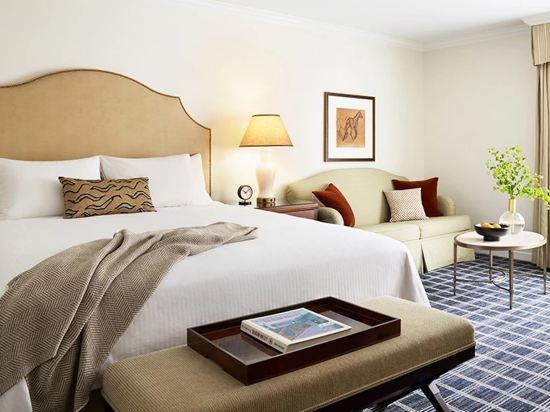Courtyard, King Bed, Accessible
