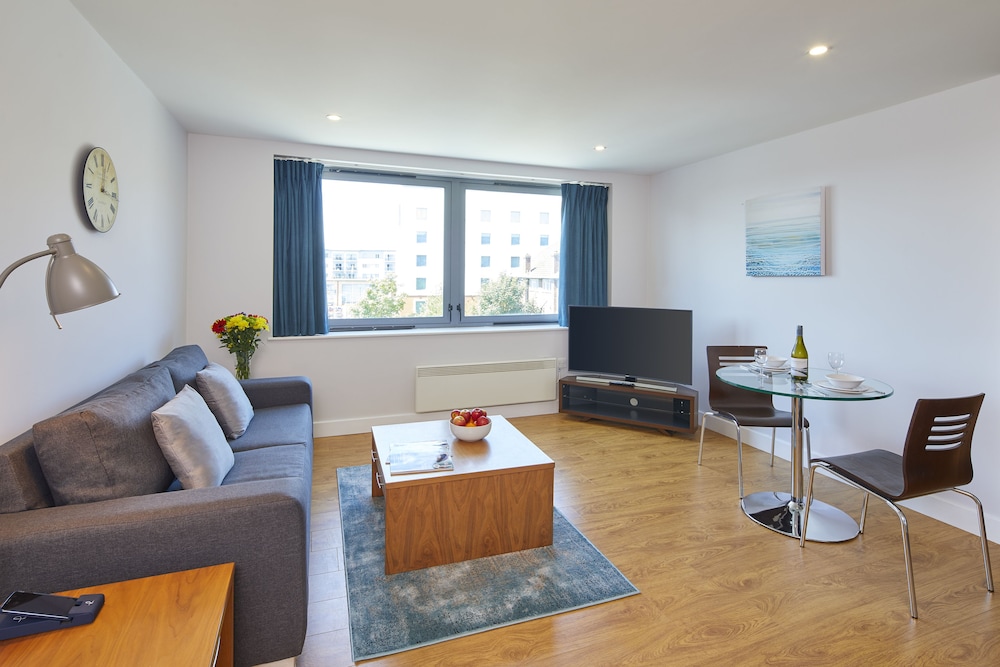 Max Serviced Apts Farnborough 37/58