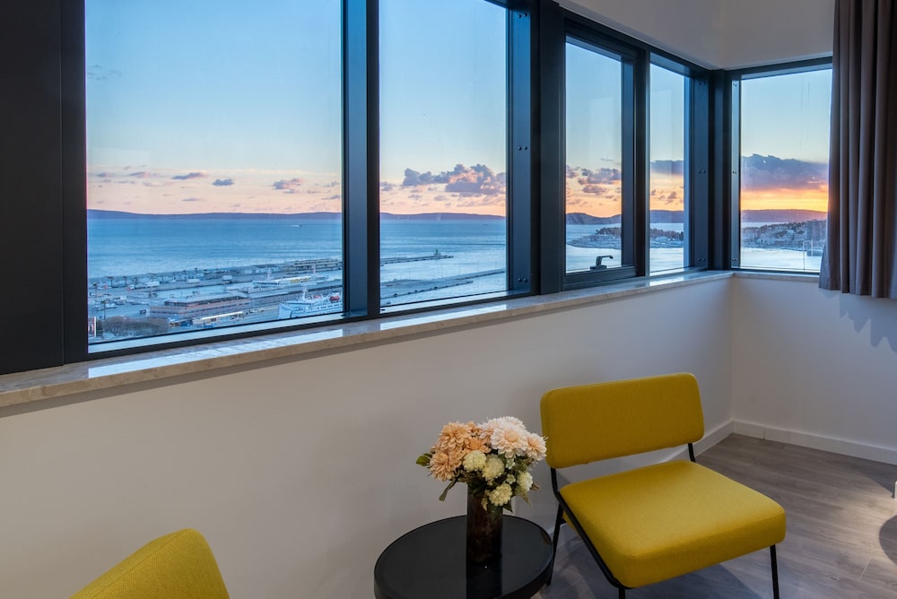 Seascape Luxury Rooms 8/14