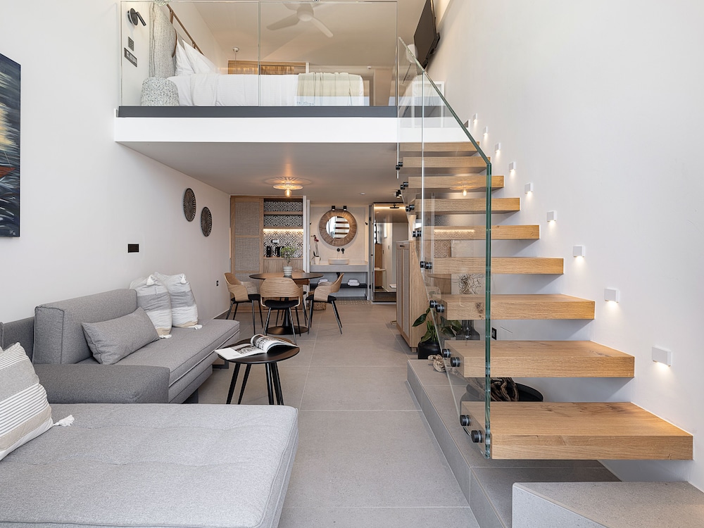 Calla Luxury Seafront Suites 24/50