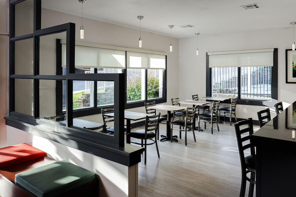 WaterWalk Extended Stay by Wyndham Atlanta - Sandy Springs 40/50