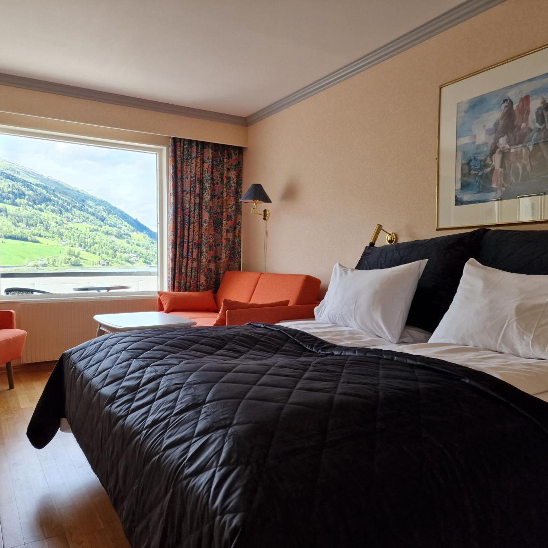 Olden Fjordhotel 11/50