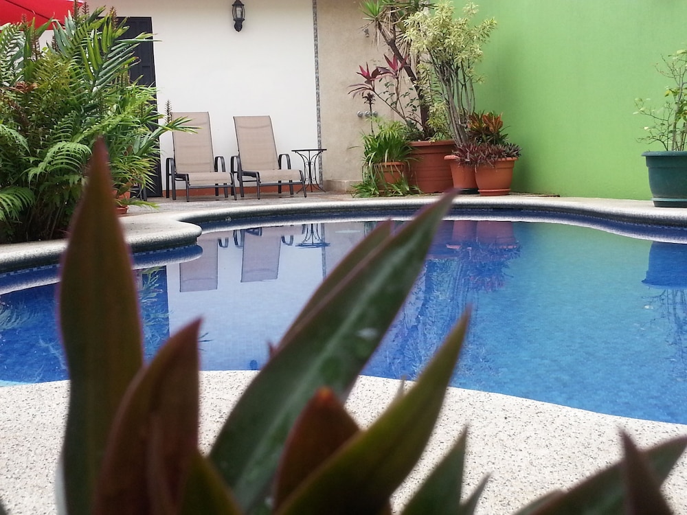 La Guaria Inn And Suites Hotel 54/65